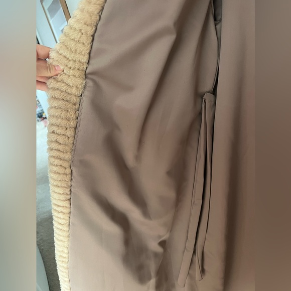 Vintage Fur Coat - Picture 5 of 9